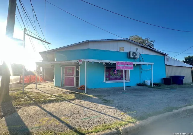 1st image of 1001 Arlington St, Eagle Pass, TX 78852 | MLS# 1981076