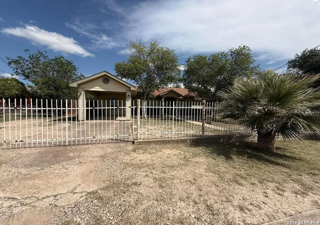 Photo 4 of Single family home for sale at 80 Mari Dr, Eagle Pass, TX 78852 | MLS# 1981164 | Listing updated on 2026-08-15