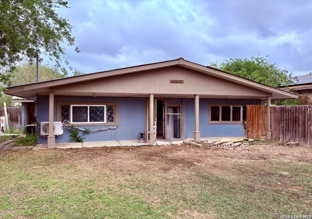 2nd image of 3233 Yucca Loop, Eagle Pass, TX 78852 | MLS# 1981234