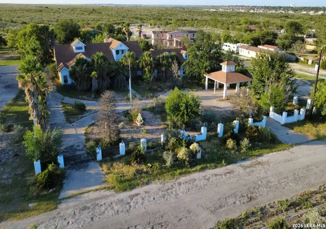 Photo 1 of Sale Pending at 25 W Skyview Dr, Del Rio, TX 78840 | MLS# 1981273 | Listing updated on 2026-08-13