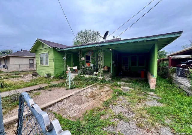 Photo 2 of Single family home for sale at 503 503 W Morin, Del Rio, TX 78840 | MLS# 1981528 | Listing updated on 2026-09-13