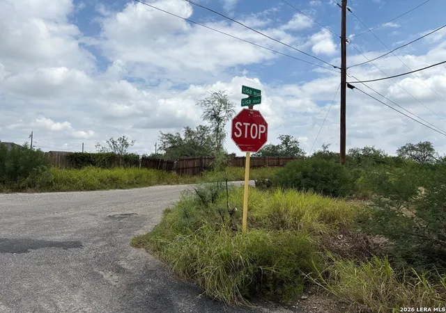 2nd image of 352 Lisa Blvd, Eagle Pass, TX 78852 | MLS# 1981600