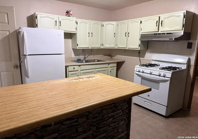 Photo 4 of Sale Pending at 1079 Trinity St, Eagle Pass, TX 78852 | MLS# 1981647 | Listing updated on 2026-08-11