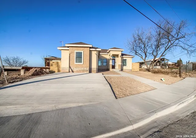 Photo 3 of Single family home for sale at 1991 Vista Bonita, Eagle Pass, TX 78852 | MLS# 1981648 | Listing updated on 2026-09-10