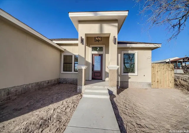 Photo 3 of Single family home for sale at 1991 Vista Bonita, Eagle Pass, TX 78852 | MLS# 1981648 | Listing updated on 2026-09-10