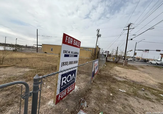 12th image of 2399 Main St, Eagle Pass, TX 78852 | MLS# 1982033