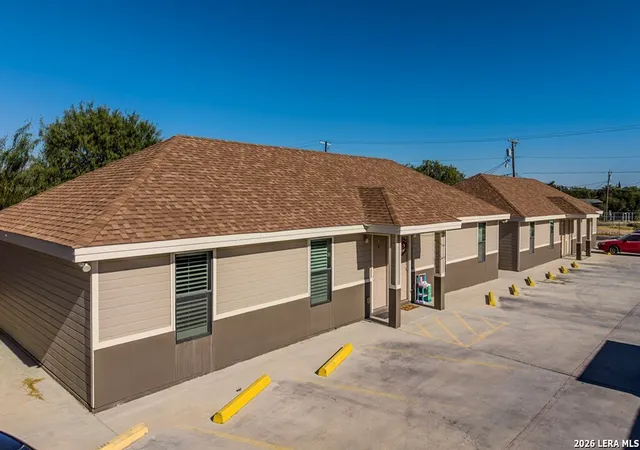 Photo 2 of Multi family home for sale at 639 Las Brisas Dr, Eagle Pass, TX 78852 | MLS# 1982640 | Listing updated on 2026-08-22