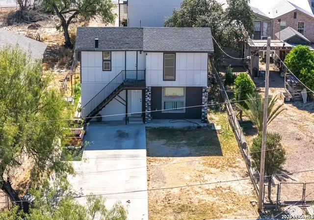 Photo 3 of Multi family home for sale at 826 Calle Frente, Eagle Pass, TX 78852 | MLS# 1982656 | Listing updated on 2026-07-24