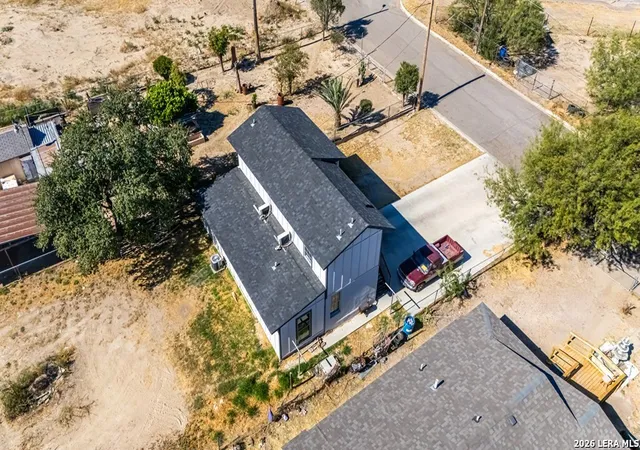Photo 4 of Multi family home for sale at 826 Calle Frente, Eagle Pass, TX 78852 | MLS# 1982656 | Listing updated on 2026-07-24