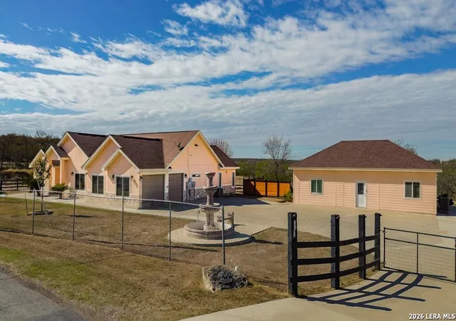 Photo 3 of Single family home for sale at 1182 Wagon Wheel Road, Eagle Pass, TX 78852 | MLS# 1984915 | Listing updated on 2026-09-15