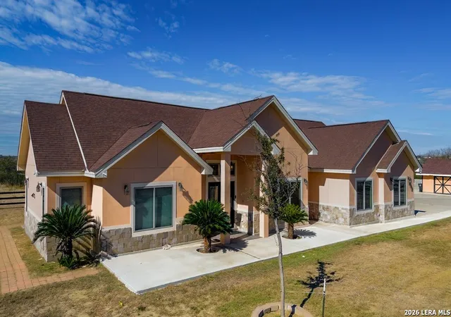 Photo 4 of Single family home for sale at 1182 Wagon Wheel Road, Eagle Pass, TX 78852 | MLS# 1984915 | Listing updated on 2026-09-15