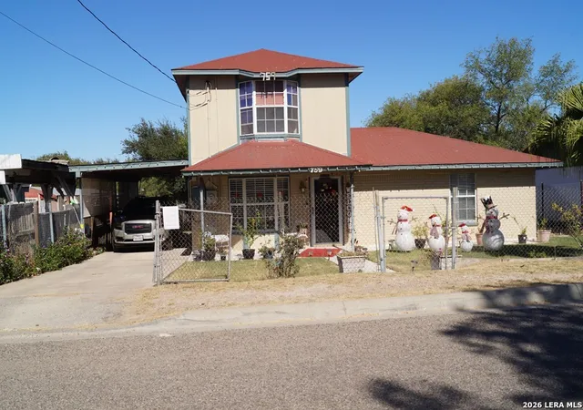 Photo 2 of Single family home for sale at 759 Calle Cedro, Eagle Pass, TX 78852 | MLS# 1984951 | Listing updated on 2026-08-31