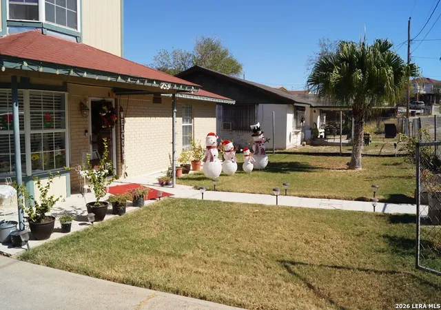 Photo 3 of Single family home for sale at 759 Calle Cedro, Eagle Pass, TX 78852 | MLS# 1984951 | Listing updated on 2026-08-31