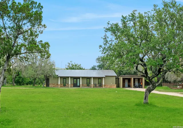 Photo 3 of Single family home for sale at 34 J Williams Rd, Boerne, TX 78006 | MLS# 1985000 | Listing updated on 2026-07-01