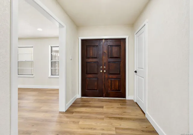 5th image of 742 Winfield Cir, Windcrest, TX 78239 | MLS# 1990015