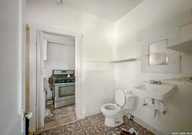 4th image of 402 Mulberry, San Antonio, TX 78212 | MLS# 1990073