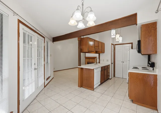 Photo 4 of Condo for sale at 8633 Datapoint Dr #258, San Antonio, TX 78229 | MLS# 1990097 | Listing updated on 2026-09-05