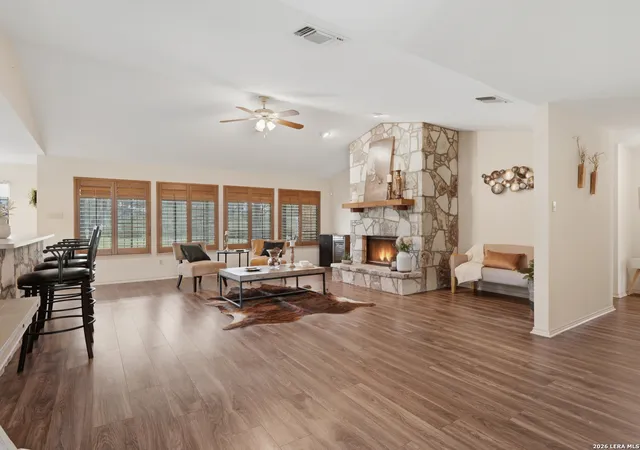 5th image of 105 Whispering Oaks Dr, Adkins, TX 78101 | MLS# 1990204