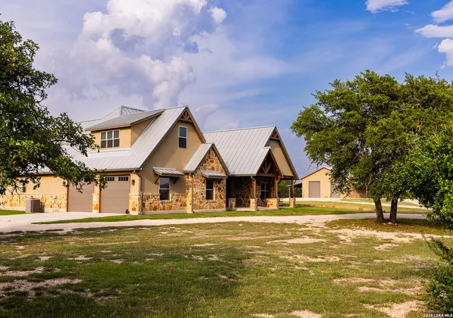 Photo 3 of House for sale at 195 Kamira Dr, Kerrville, TX 78028 | MLS# 1990292 | Listing updated on 2026-08-31