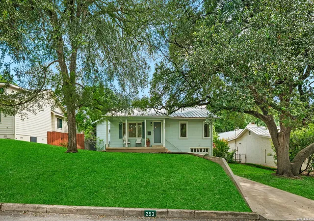 Homes for sale in Alamo Heights, TX | 253 E Edgewood Pl, Alamo Heights, TX 78209 | MLS# 1990334