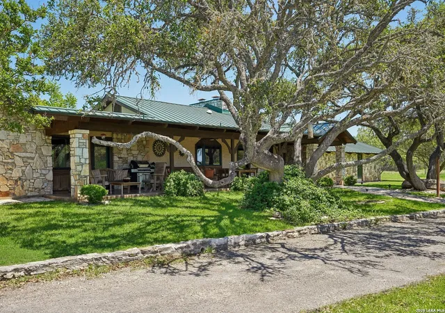 1st image of 722 W Lacey Oaks Parkway, Kerrville, TX 78028 | MLS# 1990351