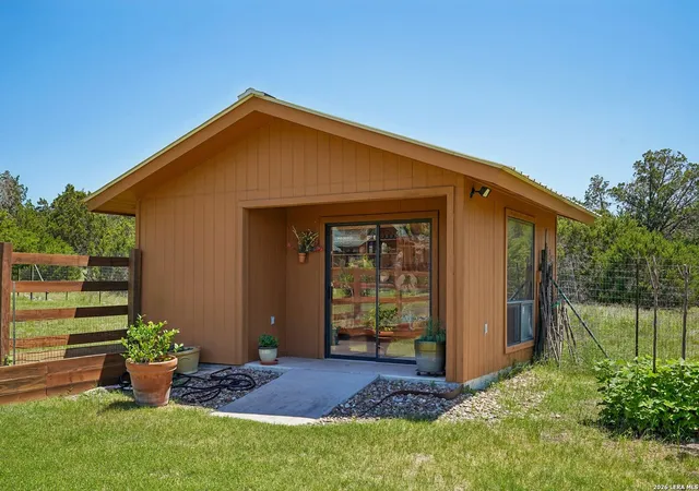 4th image of 722 W Lacey Oaks Parkway, Kerrville, TX 78028 | MLS# 1990351