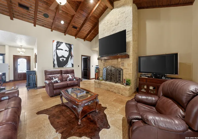 Photo 4 of Single family home for sale at 204 Red Oak Ln, Ingram, TX 78025 | MLS# 1990380 | Listing updated on 2026-09-12