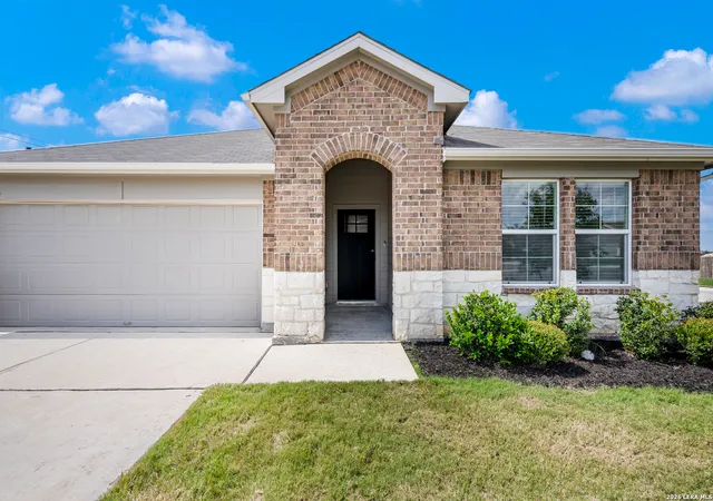 Homes for sale in Seguin, TX | 984 Amble Oak, Seguin, TX 78155 | MLS# 1990458