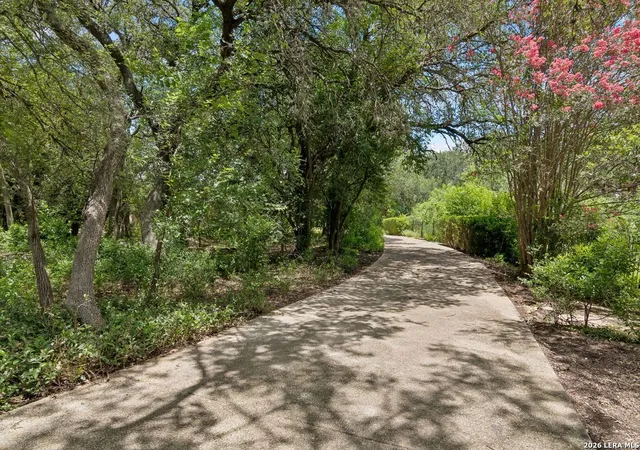 Photo 2 of Single family home for sale at 237 Crest Trl, San Antonio, TX 78232 | MLS# 1990470 | Listing updated on 2026-09-11