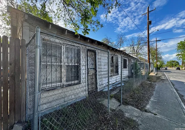 Photo 3 of Sale Pending at 300 Queretaro St, San Antonio, TX 78237 | MLS# 1990490 | Listing updated on 2026-09-08