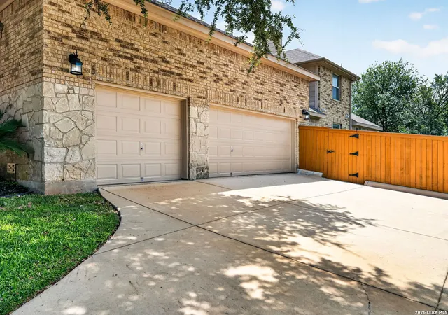 Photo 3 of Single family home for sale at 50 Vienna, San Antonio, TX 78258 | MLS# 1990555 | Listing updated on 2026-09-01