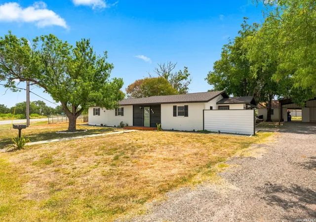 Photo 2 of Single family home for sale at 208 S State Hwy 16, Jourdanton, TX 78026 | MLS# 1990707 | Listing updated on 2026-09-09