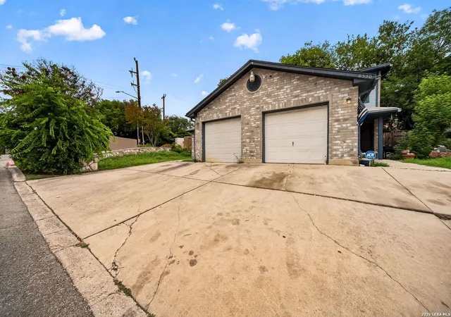 3rd image of 8534 Sir Galahad, San Antonio, TX 78240 | MLS# 1990716