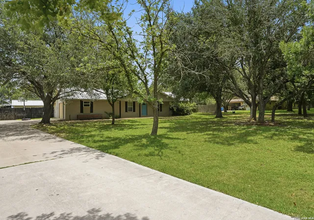 Photo 2 of Sale Pending at 111 Deer Run, Pleasanton, TX 78064 | MLS# 1990787 | Listing updated on 2026-08-14