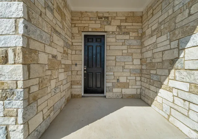 3rd image of 128 Roaming Rock Trl, San Marcos, TX 78666