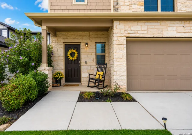 Photo 3 of Single family home for sale at 827 Laurel Run, San Antonio, TX 78219 | MLS# 1990853 | Listing updated on 2026-09-17