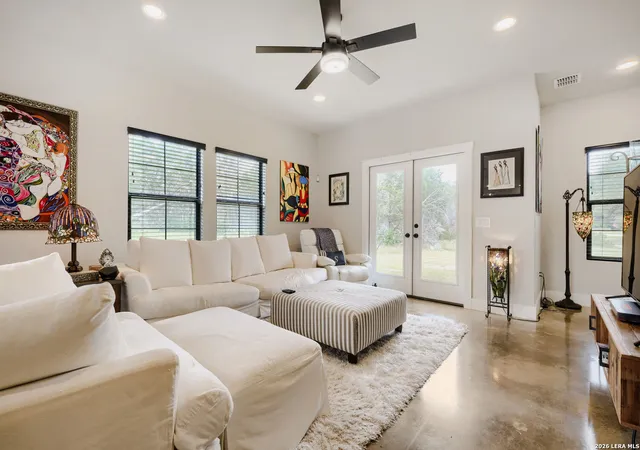 Photo 4 of Single family home for sale at 3484 Lakeview Dr, Canyon Lake, TX 78133 | MLS# 1990854 | Listing updated on 2026-07-19