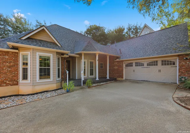 Photo 4 of Sale Pending at 2635 Spring Cyn, San Antonio, TX 78232 | MLS# 1990878 | Listing updated on 2026-09-18
