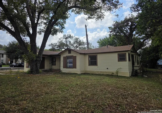 2nd image of 330 Montclair, Alamo Heights, TX 78209 | MLS# 1990926