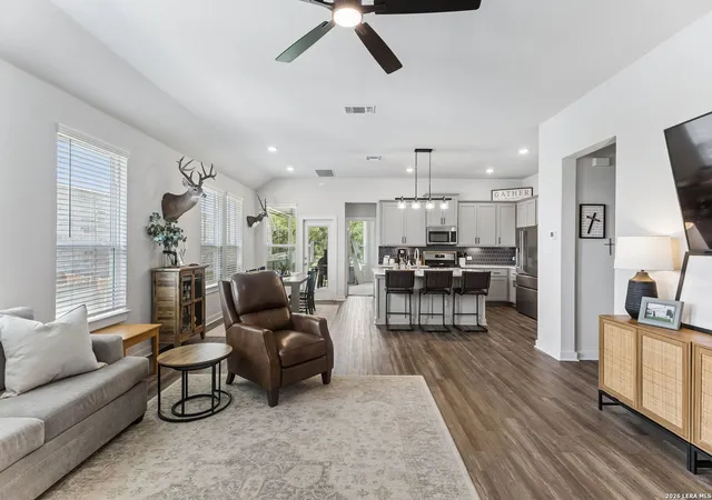 Photo 4 of Single family home for sale at 1425 Escarpment, New Braunfels, TX 78132 | MLS# 1990927 | Listing updated on 2026-09-16