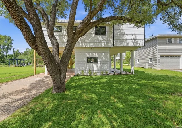 2nd image of 136 Lakeside, Seguin, TX 78155 | MLS# 1990950