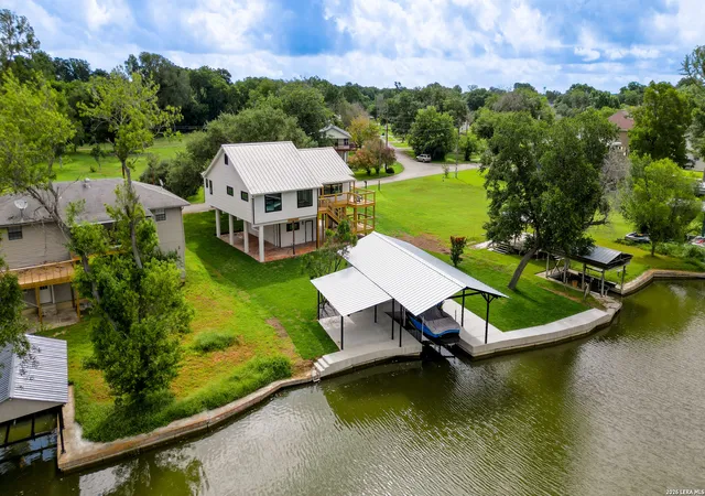 36th image of 136 Lakeside, Seguin, TX 78155 | MLS# 1990950