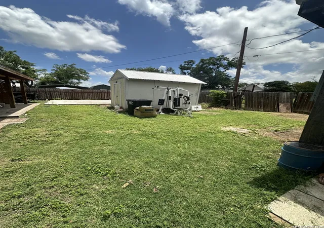 19th image of 404 Polk St, Sabinal, TX 78801 | MLS# 1990987