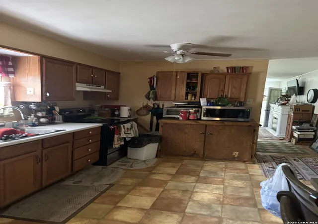 5th image of 404 Polk St, Sabinal, TX 78801 | MLS# 1990987