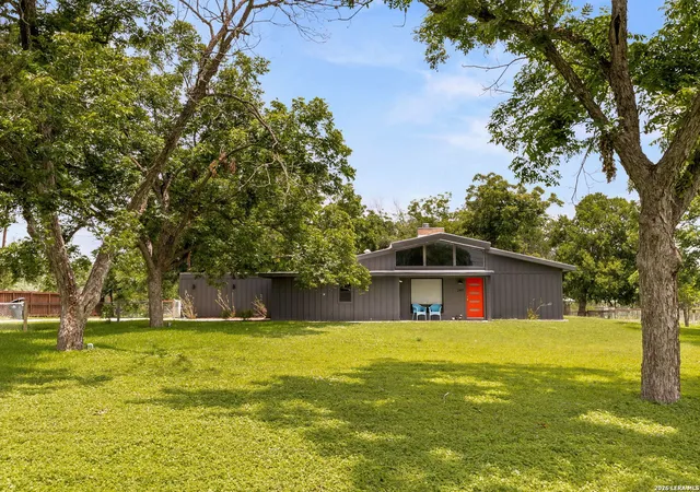 2nd image of 249 Signal Hill Rd, Seguin, TX 78155 | MLS# 1991005