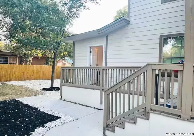 3rd image of 618 S Park Blvd, San Antonio, TX 78204 | MLS# 1991006