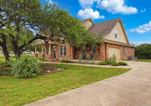 Photo 3 of Single family home for sale at 457 Mystic Parkway, Spring Branch, TX 78070 | MLS# 1991029 | Listing updated on 2026-08-08