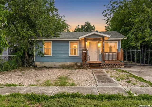 1st image of 423 Princeton Ave, San Antonio, TX 78201 | MLS# 1991068