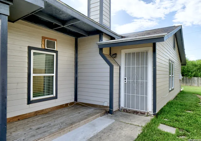 Photo 3 of Single family home for sale at 9507 Simplicity Dr, San Antonio, TX 78245 | MLS# 1991070 | Listing updated on 2026-06-22