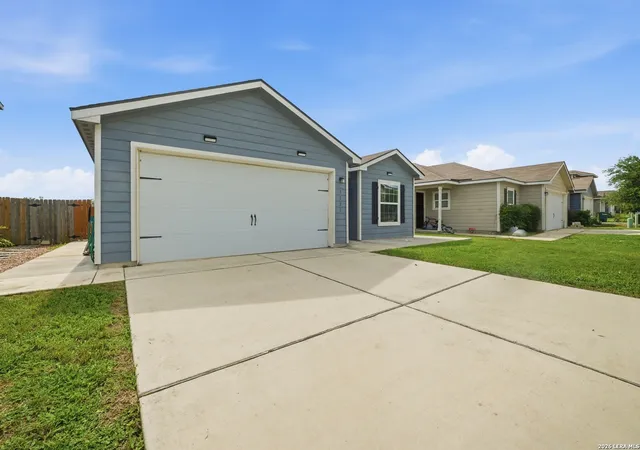 Photo 3 of Single family home for sale at 3323 Begonia Bnd, San Antonio, TX 78222 | MLS# 1991073 | Listing updated on 2026-08-17